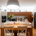 דירה Quiet With Free Parking & Balcony פראג