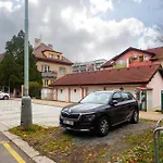 דירה Quiet With Free Parking & Balcony *