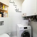 Quiet With Free Parking & Balcony 公寓 *
