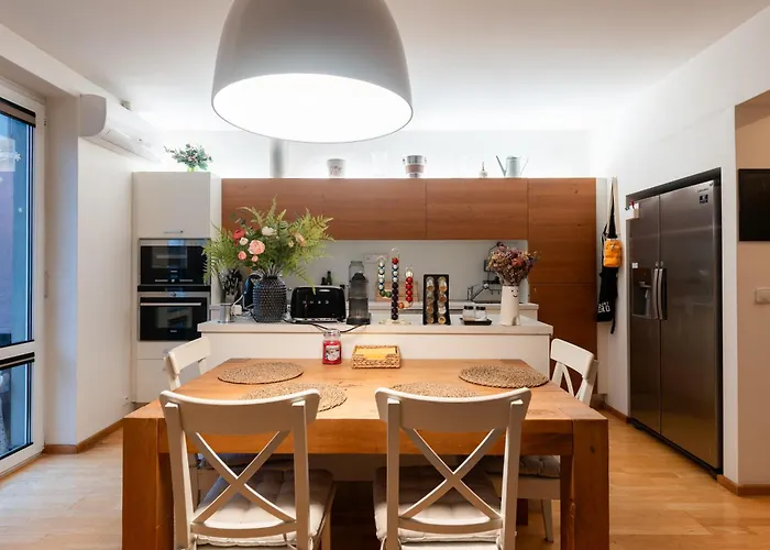 Διαμέρισμα Quiet With Free Parking & Balcony Πράγα