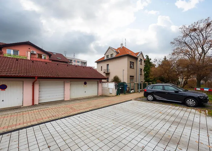 Quiet With Free Parking & Balcony Διαμέρισμα *