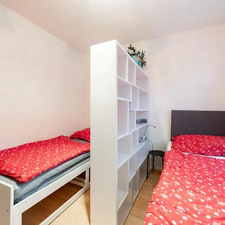 Quiet With Free Parking & Balcony شقة *
