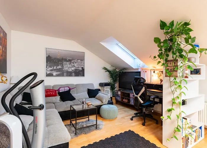 Apartment Quiet With Free Parking & Balcony Prag